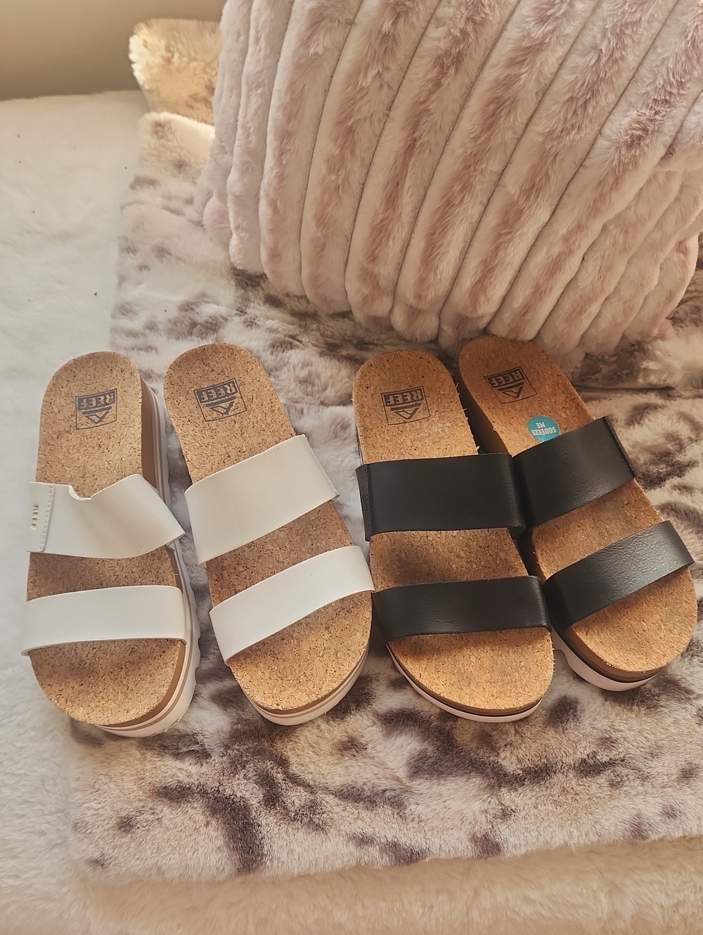 ♥️2 PAIRS Reef Double-Strap Cork Slides in White and Black!!!
